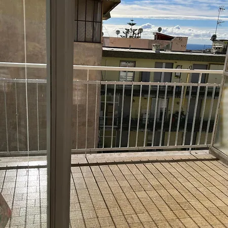 Апартаменти Ampio Zona San Martino Санремо